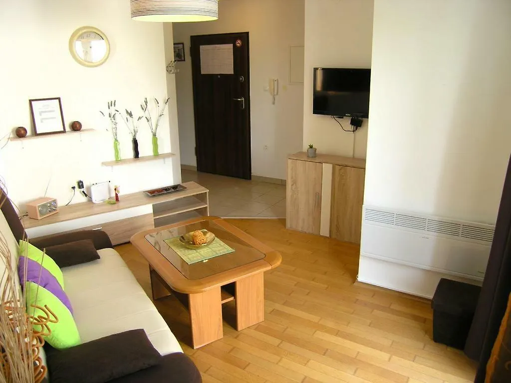 Apartment Gary クルク