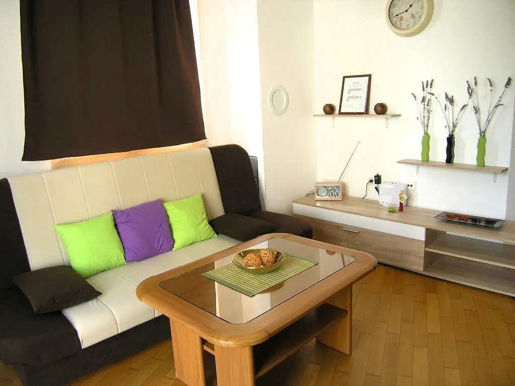 Apartment Gary クルク
